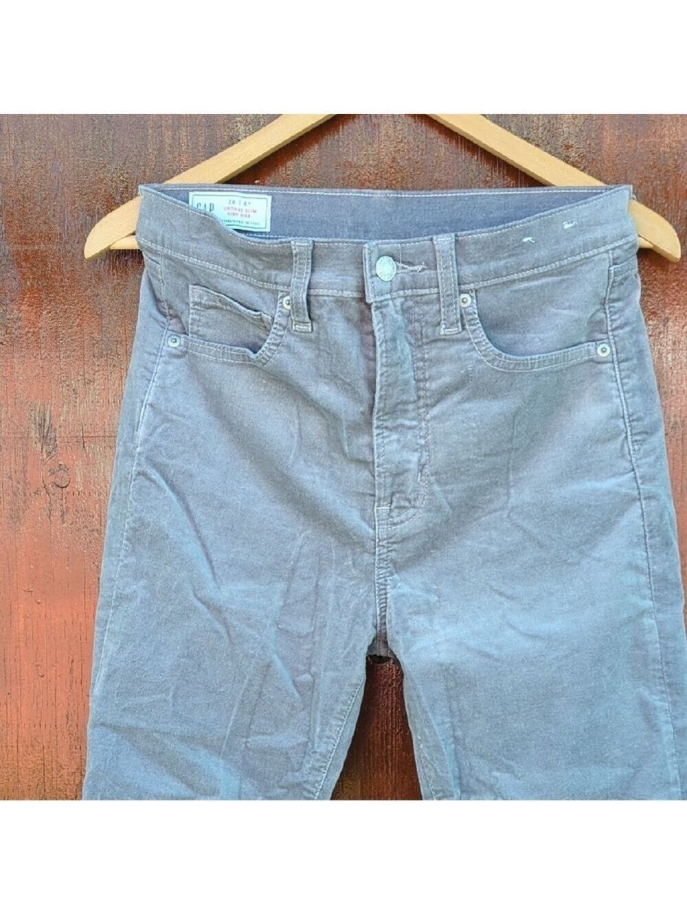 NWOT GAP Gray Corduroy Jeans Straight Leg, Size‎ 28 - Picture 3 of 11